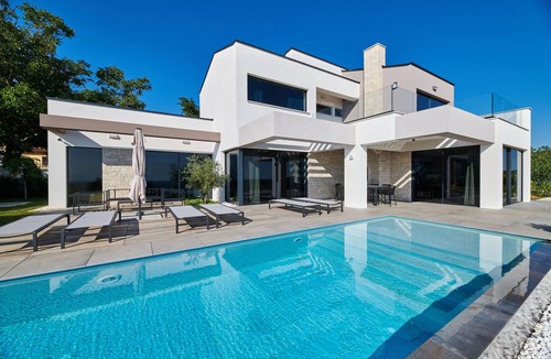 Markovac Villa | Modern Villa Zora with sauna in Visnjan