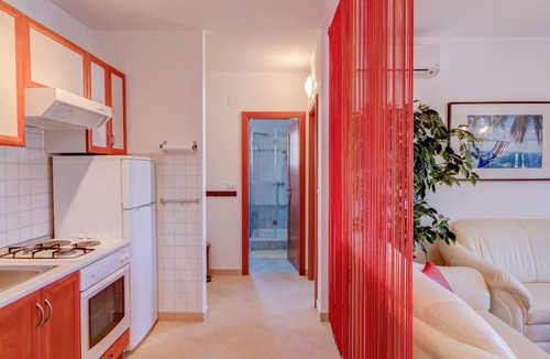 Premantura Apartment | Moderne, komfortable Wohnung nahe Kap Kamenjak by Interhome