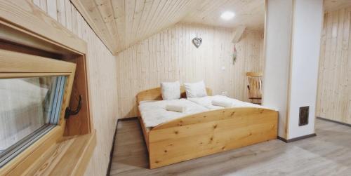 Trzic Cabin | Mountain hut Dom pod Storžičem