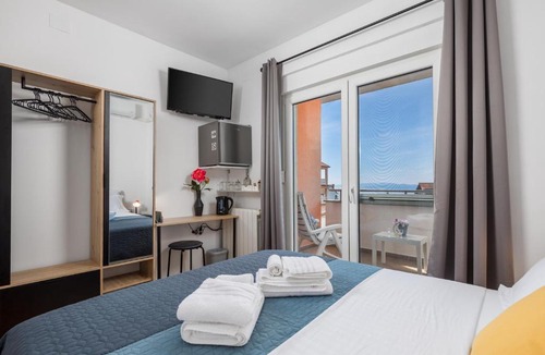 Sarsoni House | My Way room, parking, sea view, terrace