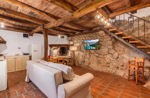 Zvonece House | Nature & Pool Escape - Stone House, Zvoneća, Croatia