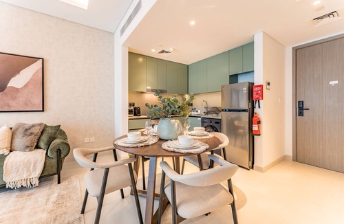 Al Wasl Apartment | Near Coca-Cola Arena and The Green Planet Dubai 1BR, Short Stroll to the Metro