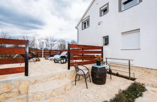 Trilj House | Nerona