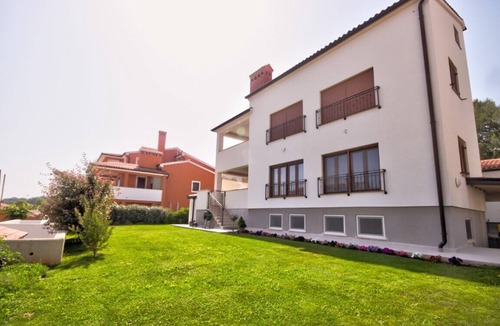 Premantura Villa | Neue Villa in Premantura, 5 Min. zu fuß zum Strand, Luxuriös Fewo 115m2