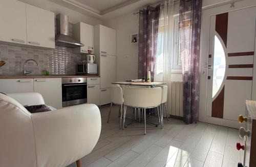 Vranjic Apartment | New apartment Dany with parking for two