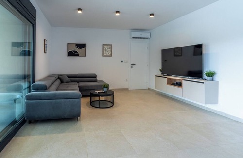 Sumber House | New villa 2026 with 3 bedrooms and a saltwater poll