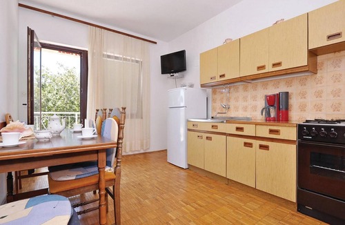 Starigrad Apartment | Nice apartment in Starigrad Paklenica