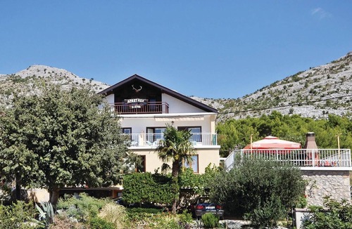 Starigrad Apartment | Nice apartment in Starigrad Paklenica