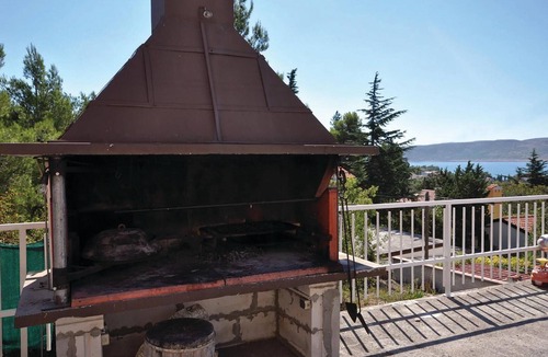 Starigrad Apartment | Nice apartment in Starigrad Paklenica