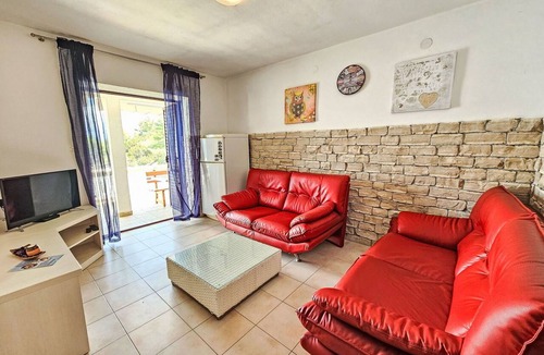 Bogomolje Apartment | Nice apartment for 11 people with WIFI, TV and terrace