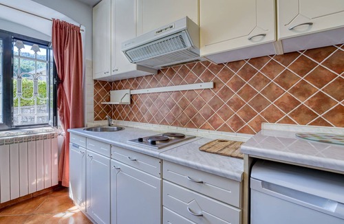Lovran Apartment | Nice apartment for 3 people with WIFI, A/C, TV and terrace