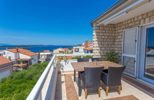 Krizna luka Apartment | Nice apartment for 3 people with WIFI, A/C, TV, terrace and pets allowed