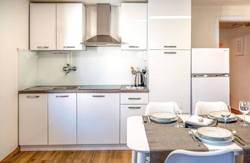 Postojna Apartment | Nice apartment for 3 people with WIFI, TV and terrace