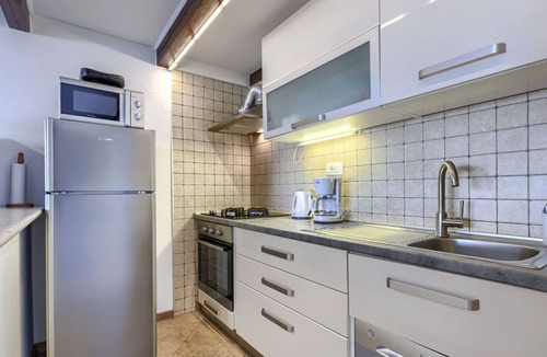 Novigrad Apartment | Nice apartment for 4 guests with A/C, WIFI, TV and terrace