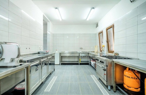Senj Apartment | Nice apartment for 4 guests with pool, WIFI, TV, terrace and pets allowed