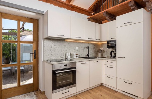 Gabonjin Apartment | Nice apartment for 4 people with WIFI, A/C, pool, TV and terrace