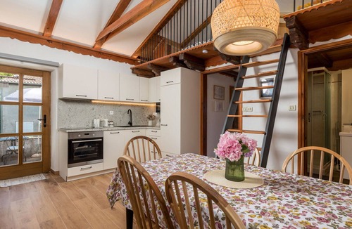 Gabonjin Apartment | Nice apartment for 4 people with WIFI, A/C, pool, TV and terrace