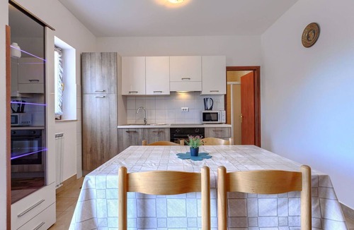 Murine Apartment | Nice apartment for 4 people with WIFI, A/C, TV and terrace
