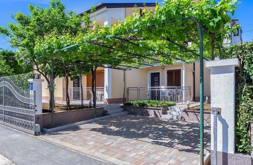 Porec Apartment | Nice apartment for three on solid position