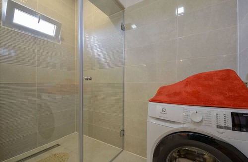 Krusevo Apartment | Nice apartment for 6 guests with WIFI, private pool, A/C, TV and terrace
