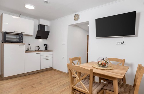 Mosenice Apartment | Nice apartment in Moscenicka Draga with WiFi