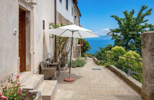 Mosenice Apartment | Nice apartment in Moscenicka Draga with WiFi