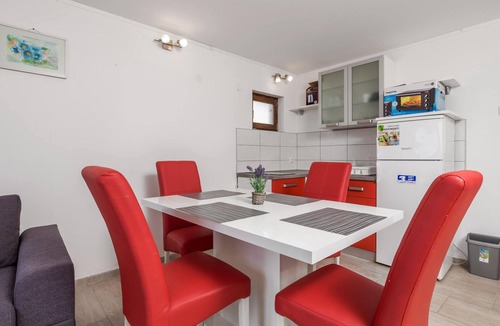 Baric Draga Apartment | Nice apartment in Baric Draga with WiFi