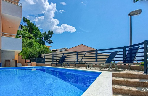 Baska Voda Apartment | Nice apartment in Baska Voda