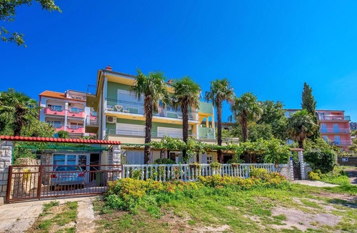 Crikvenica Apartment | Nice apartment in Crikvenica with house sea view