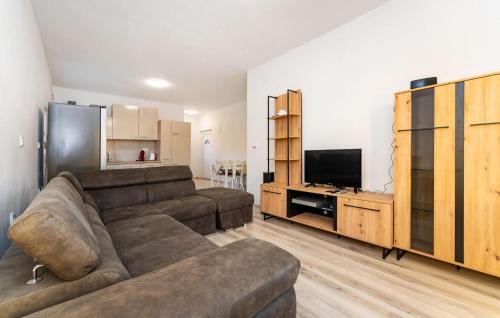 Gornji Karin Apartment | Nice Apartment In Gornji Karin With Wifi