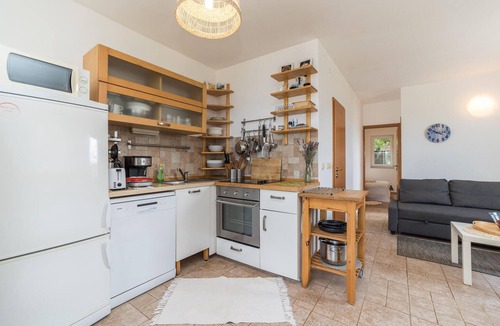 Dobropoljana Apartment | Nice apartment in Dobropoljana with WiFi