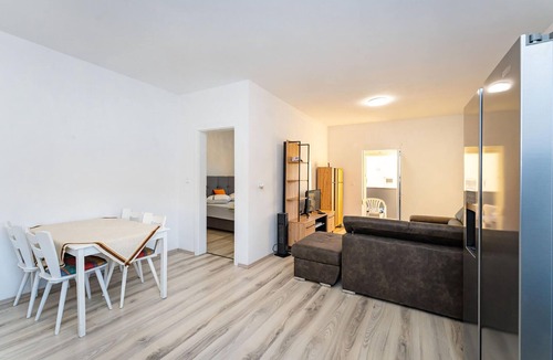 Gornji Karin Apartment | Nice apartment in Gornji Karin with WiFi
