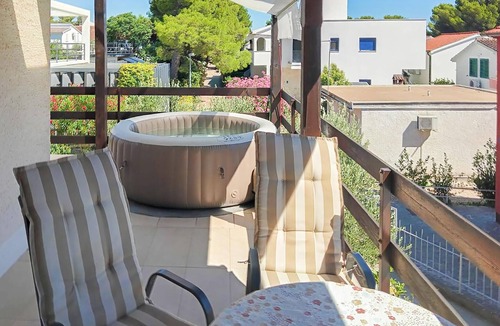 Jadrija Apartment | Nice apartment in Jadrija with house sea view