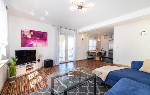 Gornji Karin Apartment | Nice Apartment In Karin Gornji With Wifi