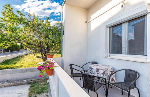 Kastel Luksic Apartment | Nice Apartment In Kastel Luksic With Wifi