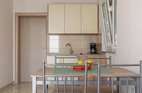 Bratus Apartment | Nice apartment in Krvavica with house sea view
