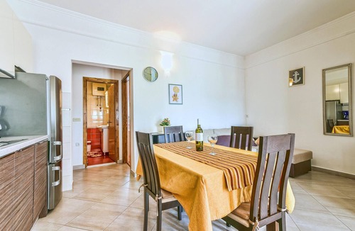 Kustici Apartment | Nice apartment in Kustici with WiFi