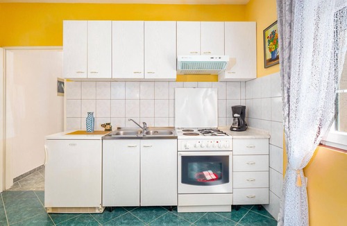 Marceljani Apartment | Nice apartment in Labin with swimming pool