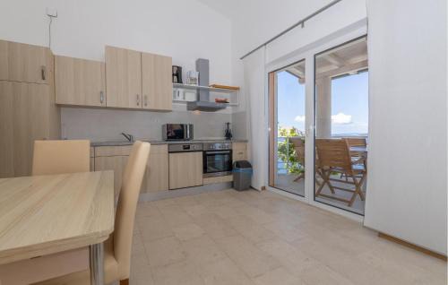 Lukovo Apartment | Nice Apartment In Lukovo With House Sea View