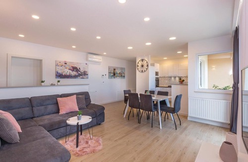 Veliko Brdo Apartment | Nice apartment in Makarska with house sea view
