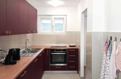 Vrpolje Apartment | Nice apartment in Makarska with WiFi