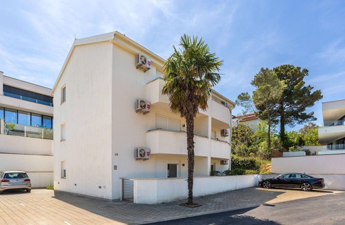 Milcetici Apartment | Nice apartment in Malinska with WiFi