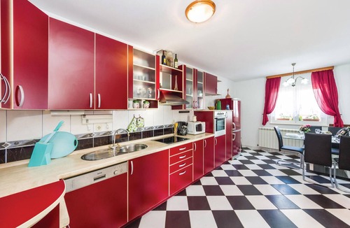 Maslenica Apartment | Nice apartment in Maslenica with WiFi