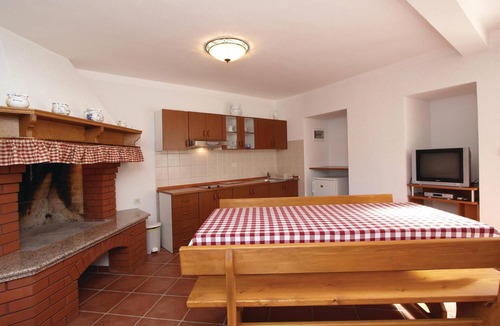 Plomin Apartment | Nice apartment in Plomin with WiFi