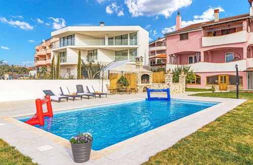 Stinjan Apartment | Nice apartment in Pula with house sea view
