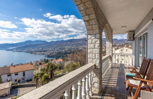 Sarsoni Apartment | Nice apartment in Rijeka with swimming pool