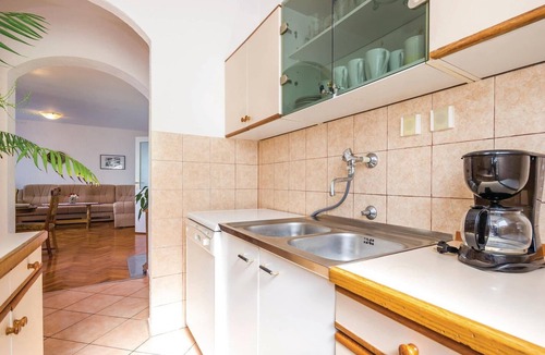 Vratarusa Apartment | Nice apartment in Senj with house sea view