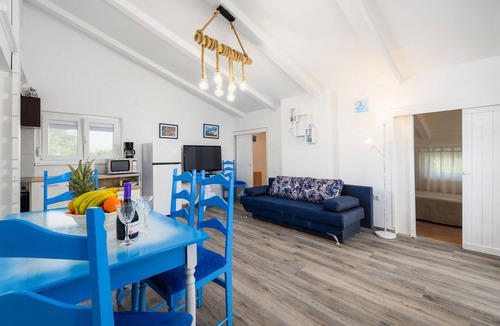 Tar Apartment | Nice apartment in Tar with swimming pool