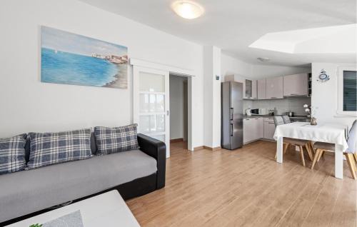 Primosten Apartment | Nice Apartment In Vezac With Wifi