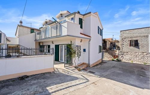 Primosten Apartment | Nice Apartment In Vezac With Wifi